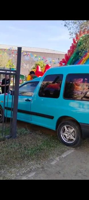 Продам машину фольцваген кадди