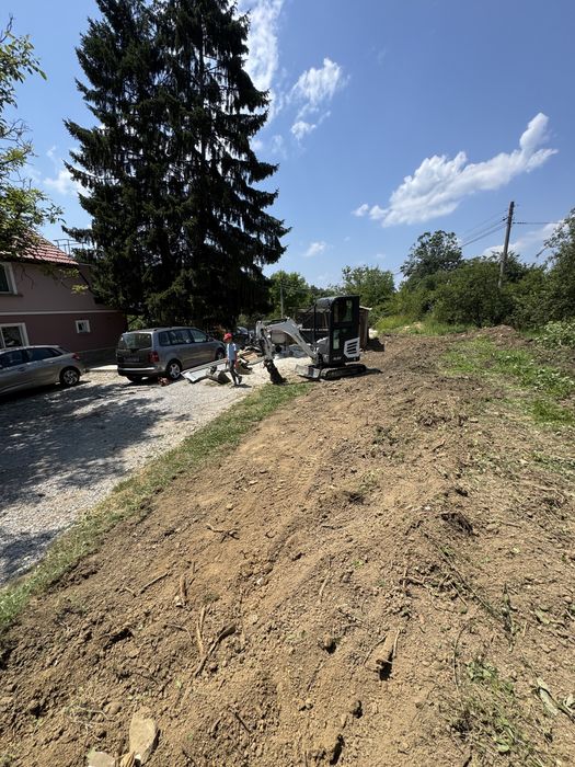 Услуги  с малък багер( Мини багер) 2.6т. Тристранен самосвал 3.5т.