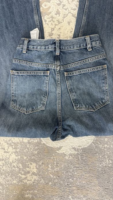 Джинсы Zara, Stradivarius