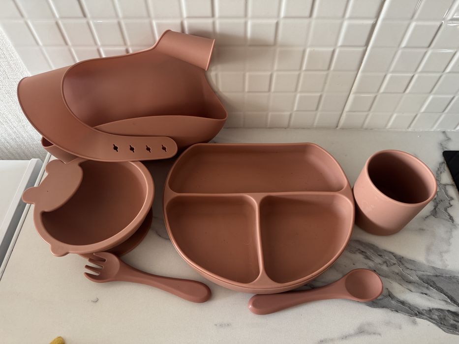 Продам детскую посуду