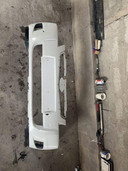 Продам бампер на приора 2