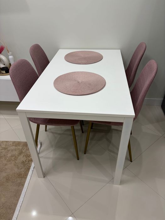 Мебели диван столове маса