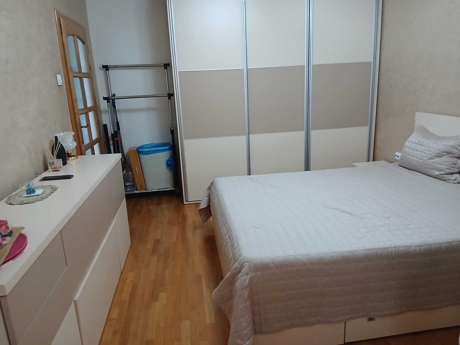 Vănd apartament cu 3 camera, etajul 1 zona Dimitrie Cantemir