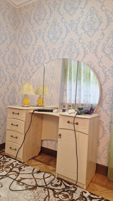 Продам спальный гарнитур