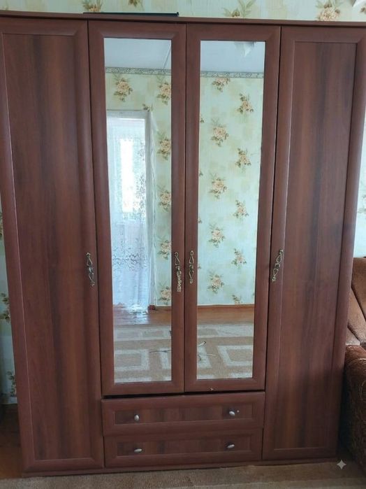 Продам шкаф недорого