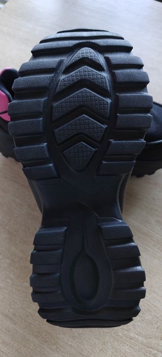 Страхотни дамски маратонки .Размер 38.Чисто нови.