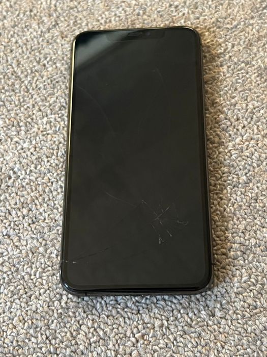 Продам айфон 11 про макс