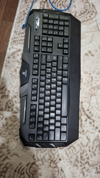 Продаётся б/у компютер . Монитор требует ремонта