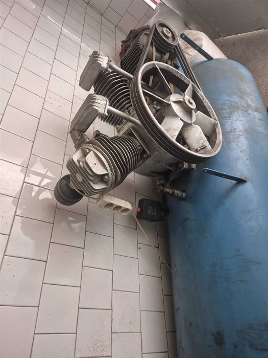 Compresor aer trifazic Profesional