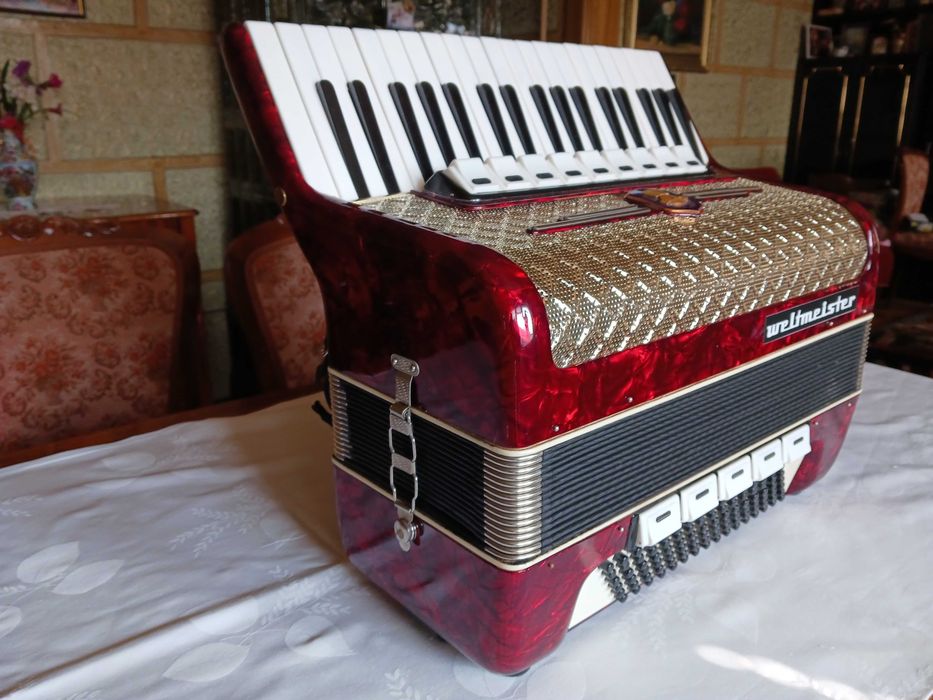 Acordeon Weltmeister 96 basi.