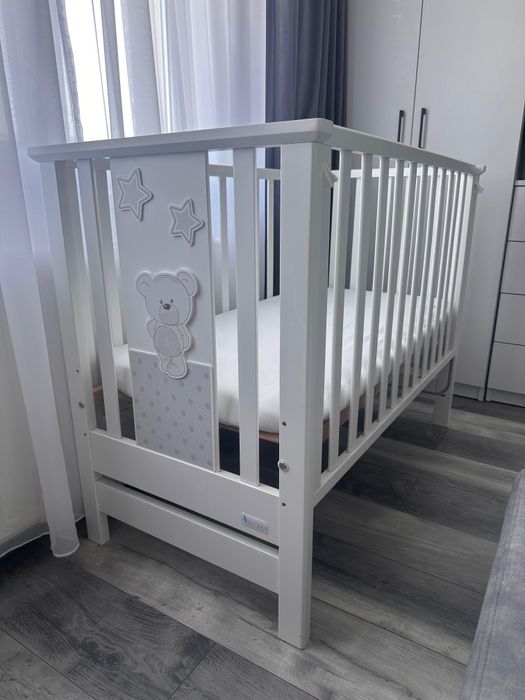 Vând pătuț bebeluș