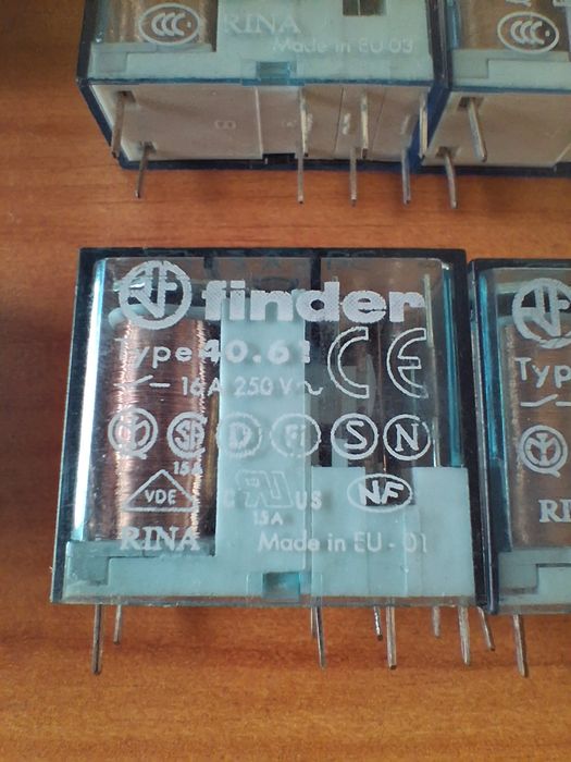 Relee Finder și Omron, plus socluri relee Finder