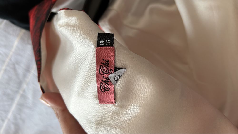 Rochie cocktail pana la genunchi