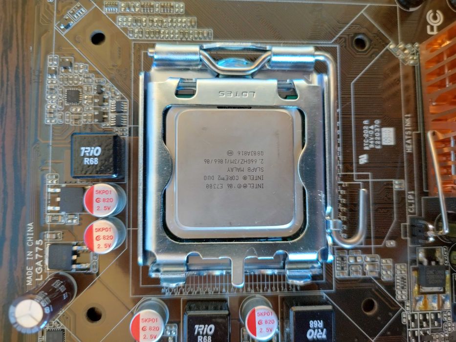 Placa ASUS, socket 775 + Core2Duo E7300,testata