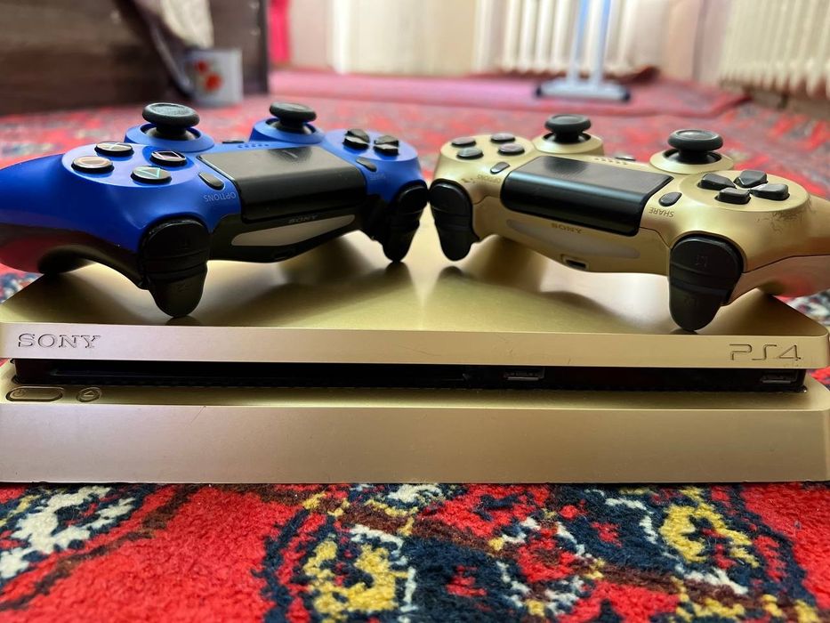Play station 4 slim