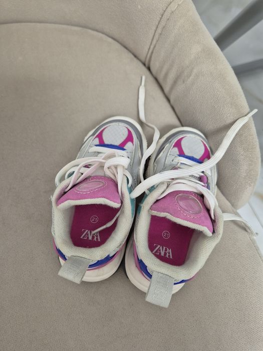 Adidași Zara nr. 21