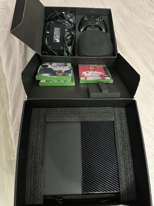 Consola Microsoft Xbox One 1TB SSHD Elite Bundle