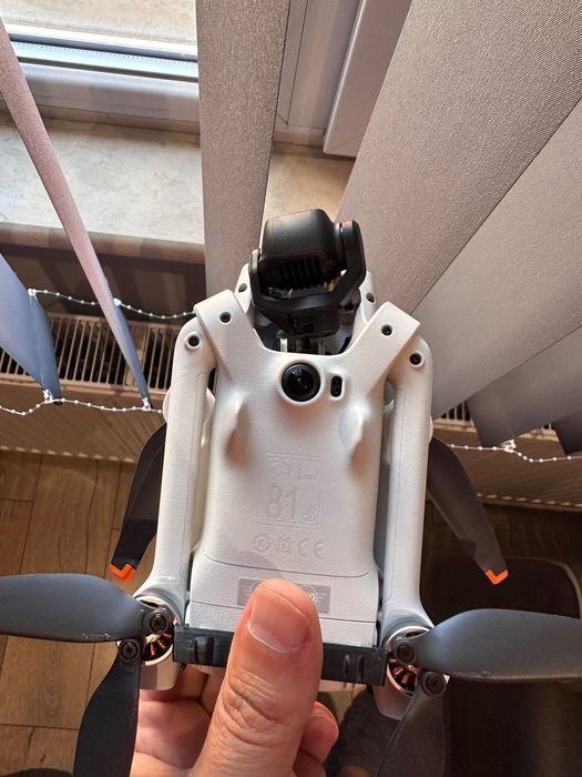 дрон dji lito 1 перфектен в гаранция плюс батерия и хъб