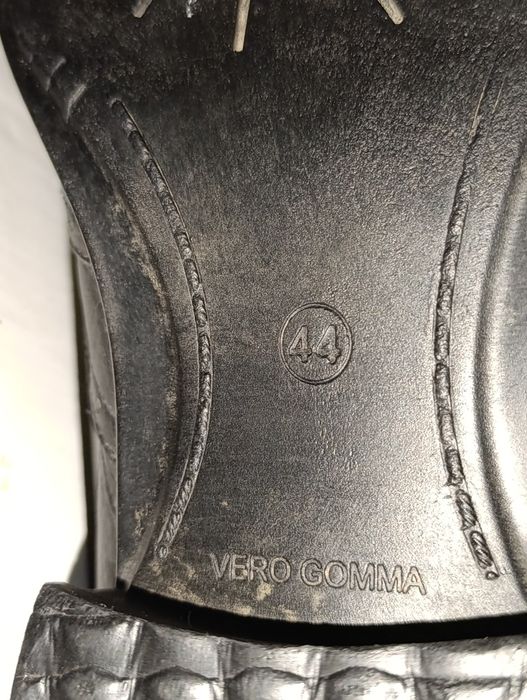 Полусапожки мужские утеплённые из натуральной кожи.Размер 43-44.