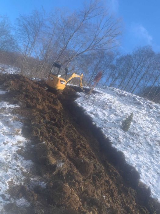 Închiriez Excavator 3T