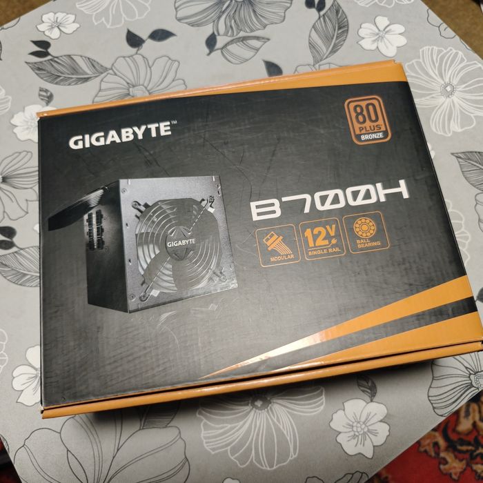 Блок питания 700W | Gigabyte B700H