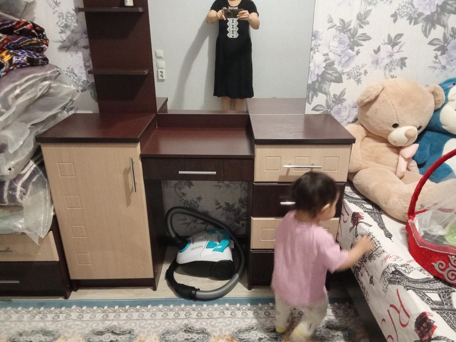 Продам  камод для спальни.