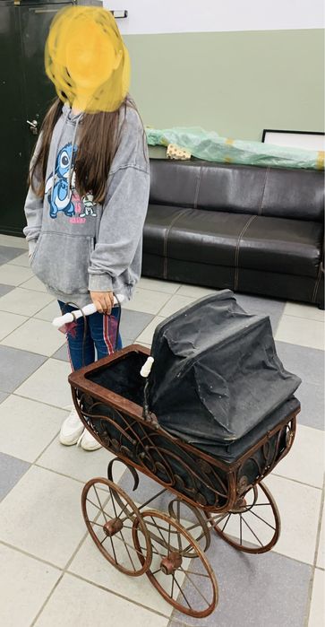 Cărucior copil (antic)