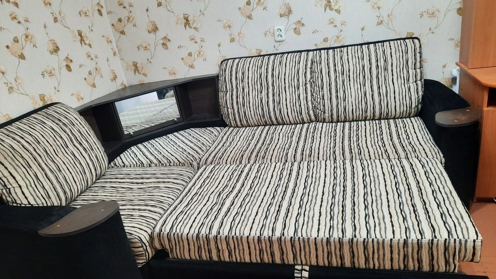 Продам диван в хорошем состоянии