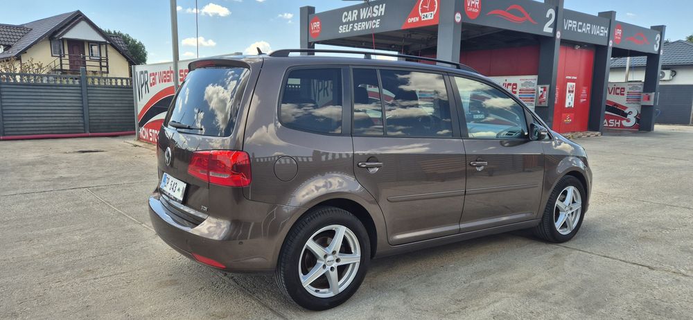 VOLKSWAGEN Touran 2011 — imagine 4