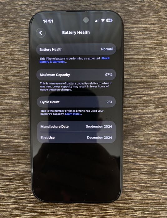 iPhone 15 cu 97% Bateria