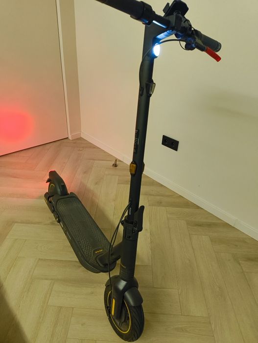 Ninebot MAX G2 — пробег 500 км, отличное состояние