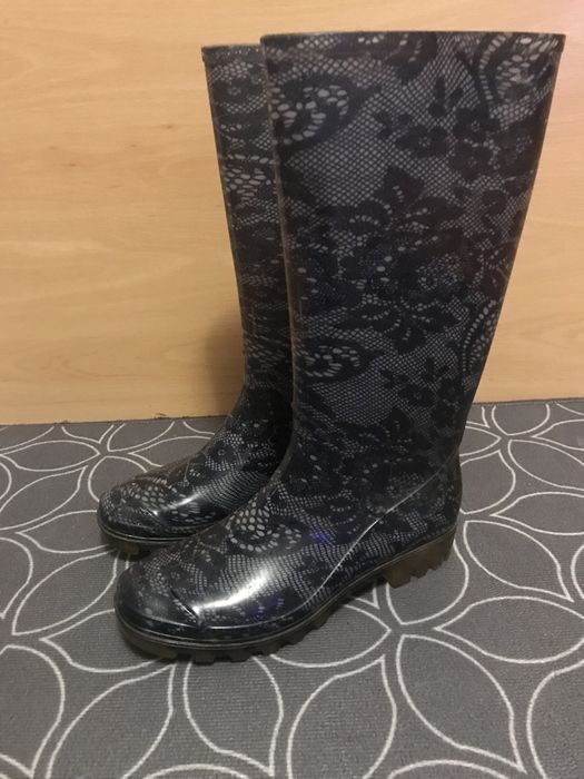 Продам женские резиновые сапоги