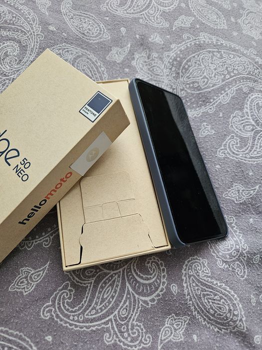 Vând telefon Moto Edge  50 Neo