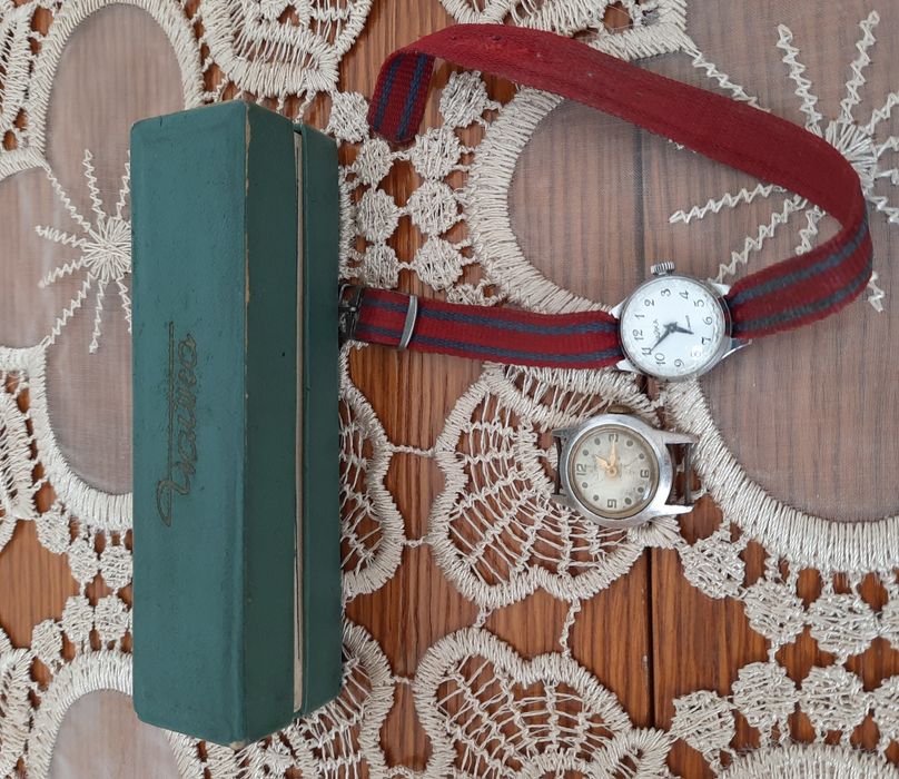 Дамски ръчен механичен часовник 2 броя -Чайка -топ цена !