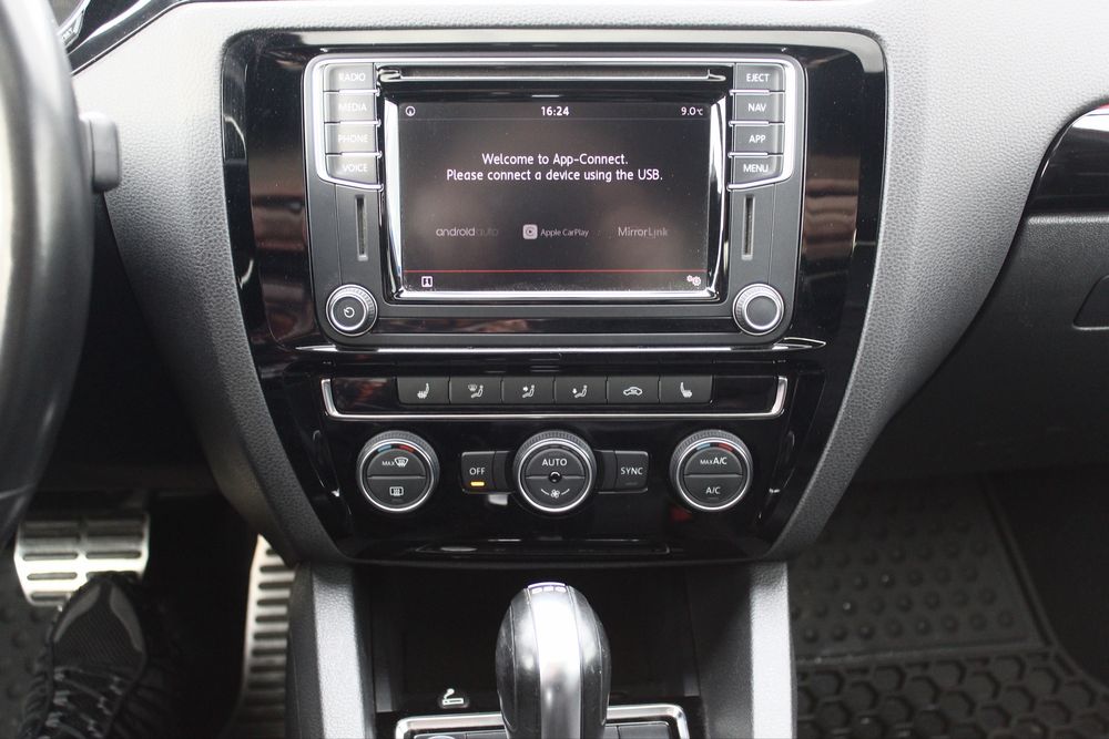 GLI Tornado Red 2018 г 99.хил км-BlindSpot-Fender