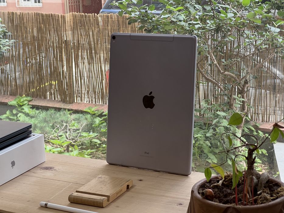 iPad Pro 12.9” | 120Hz | 512GB | 2nd gen | Wi-Fi + Cellular