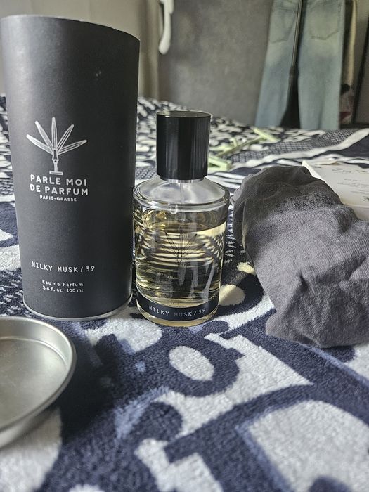 Продаю парфюм Parle Moi De Parfum Milky Musk