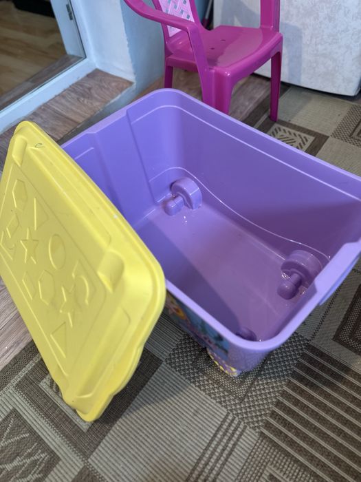 Отдам за шоколадку