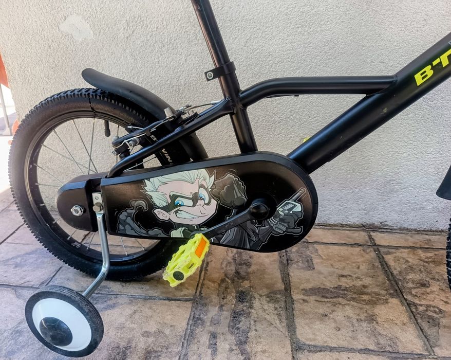 Детскo колело Decathlon B'Twin Dark Hero 500