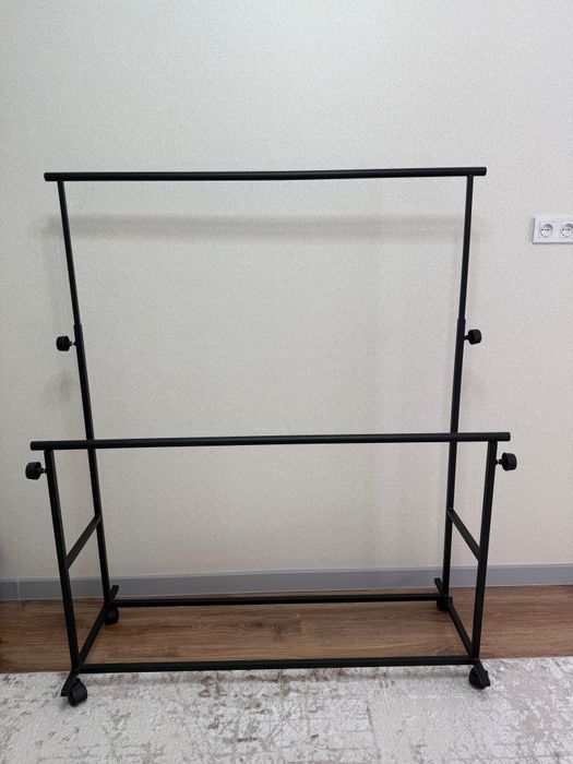 Срочно продается вешалка