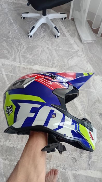 Продам  шлем FOX