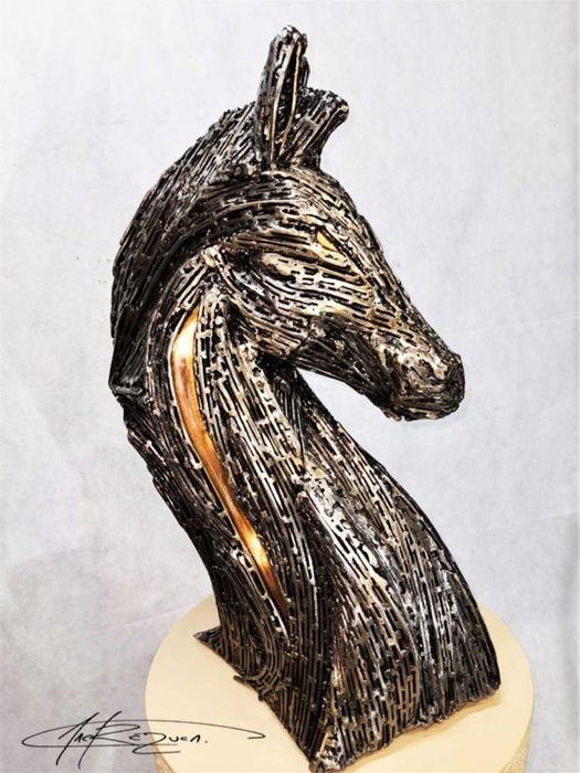 Sculptura Cal- otel si cupru fir otel