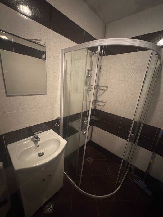 Дава се под наем Четиристаен апартамент в София, Изгрев - 120 кв.м за 700 € - Снимка #12