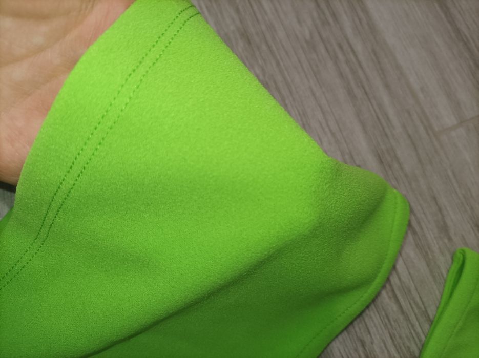 Топ- светлозелен цвят