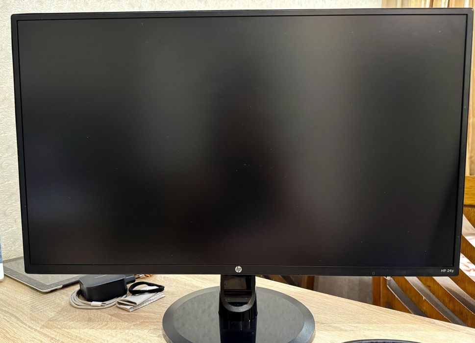 Монитор HP 24y в отличном состоянии