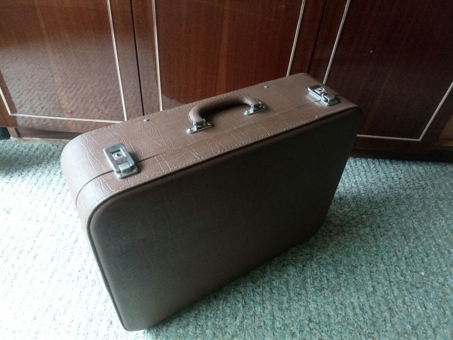 Кожен куфар с ключета