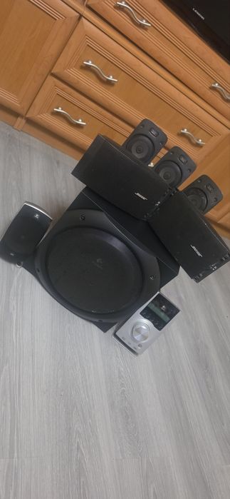 Vând sistem audio Logitech z5500 pert 800 lei negociabil