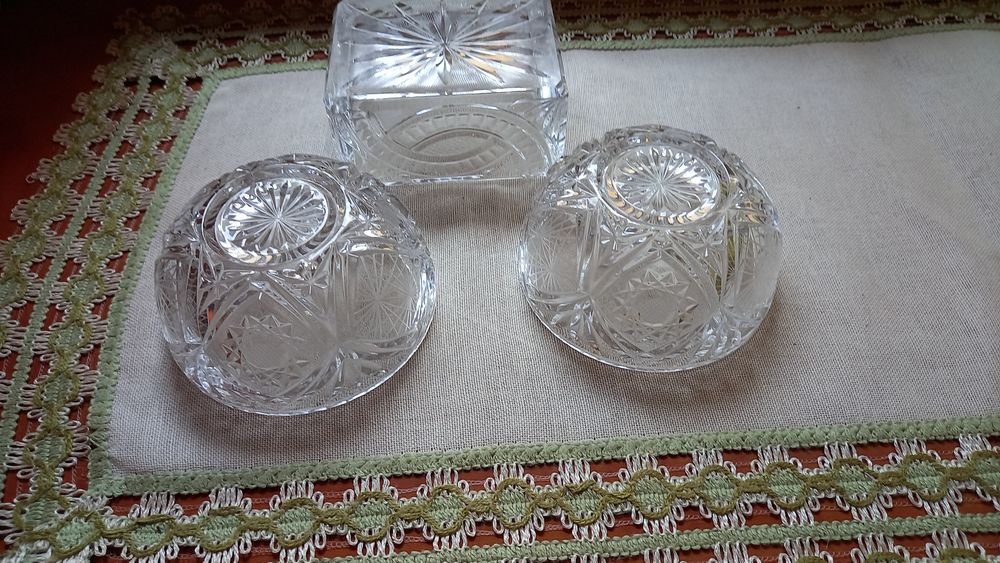 Vand 3 piese cristal masiv cu model bogat, deosebite