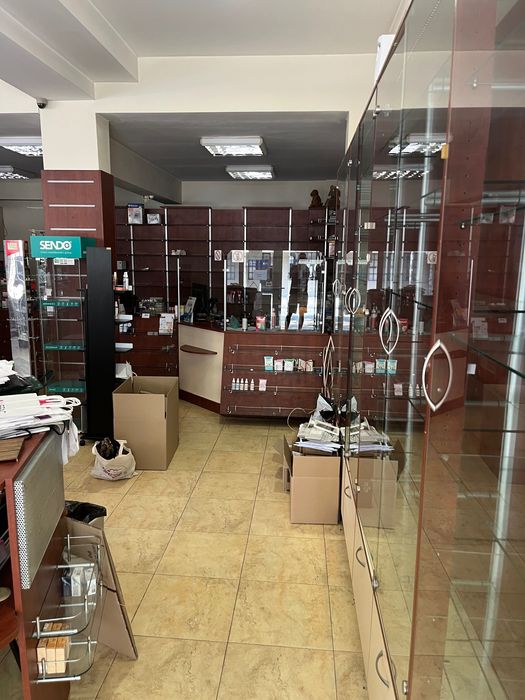 Мебели за аптека / магазин