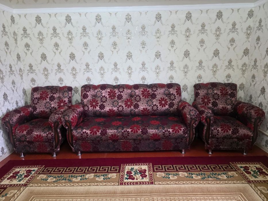 Диван сатылады срочно